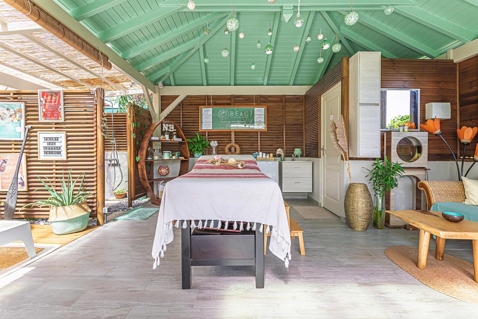 Magnifique Bungalow Et Jacuzzi Au Coeur Des Plages Le Moule Exterior photo