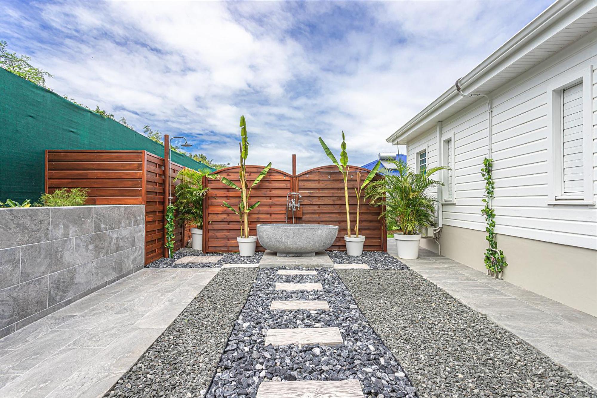 Magnifique Bungalow Et Jacuzzi Au Coeur Des Plages Villa Le Moule Exterior photo