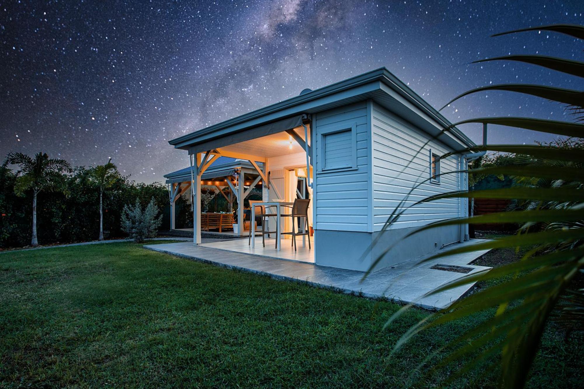 Magnifique Bungalow Et Jacuzzi Au Coeur Des Plages Le Moule Exterior photo
