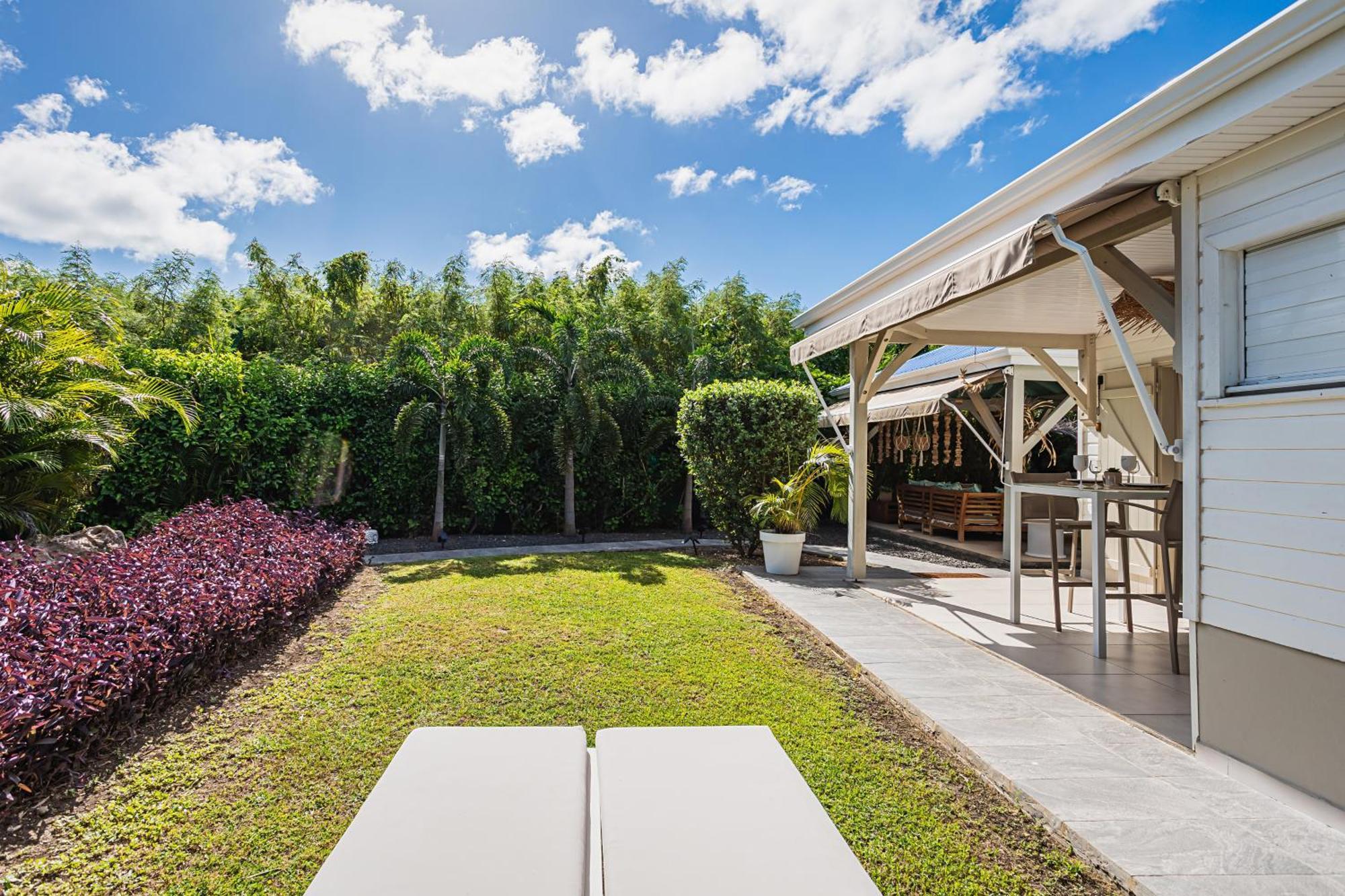 Magnifique Bungalow Et Jacuzzi Au Coeur Des Plages Villa Le Moule Exterior photo