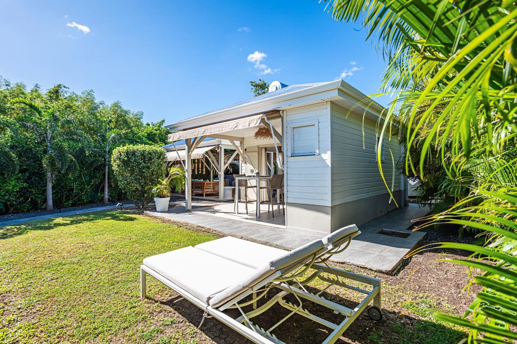 Magnifique Bungalow Et Jacuzzi Au Coeur Des Plages Villa Le Moule Exterior photo