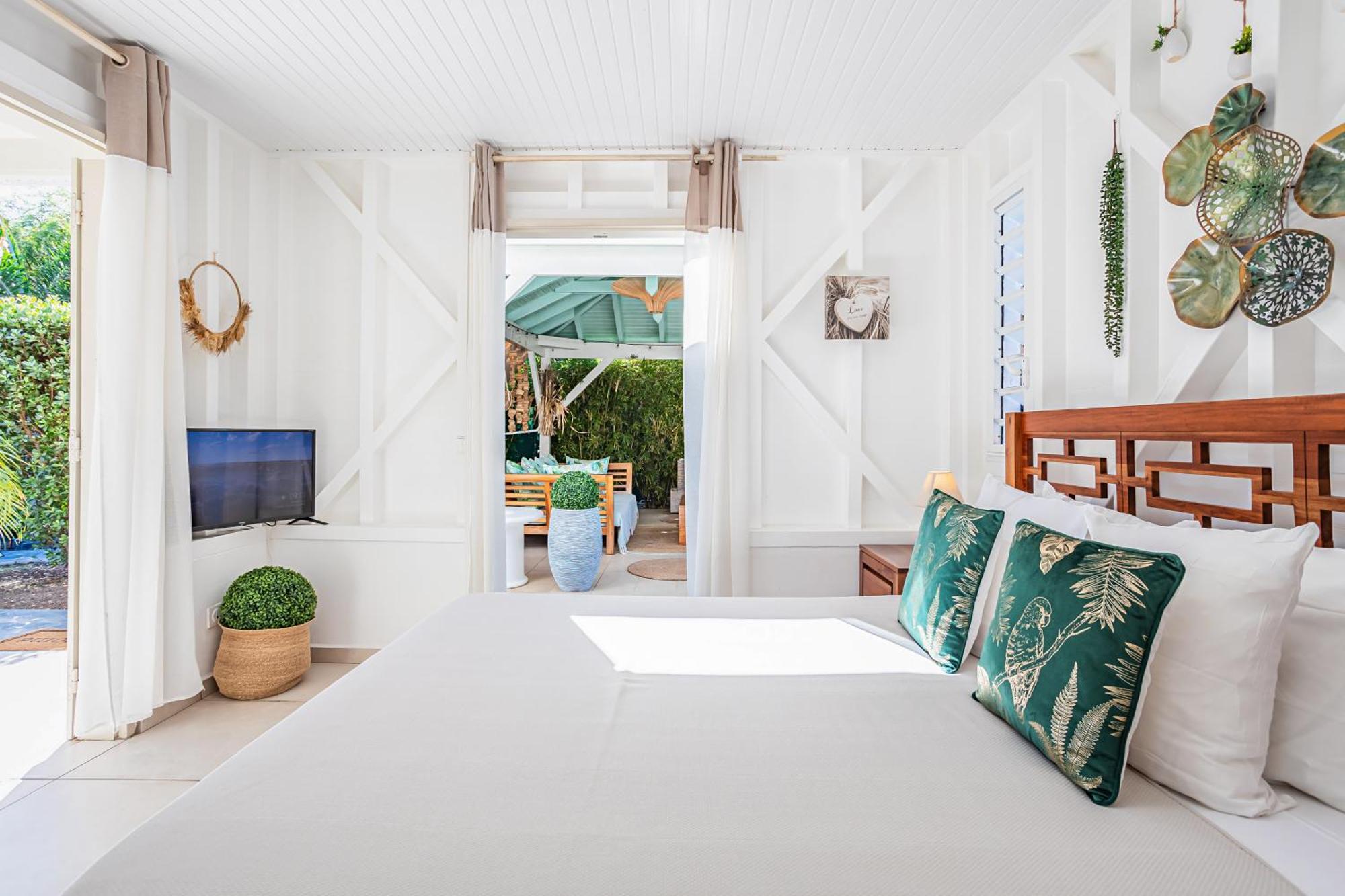 Magnifique Bungalow Et Jacuzzi Au Coeur Des Plages Le Moule Exterior photo